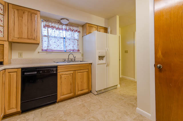 PINE SHADOWS T/H - Residential