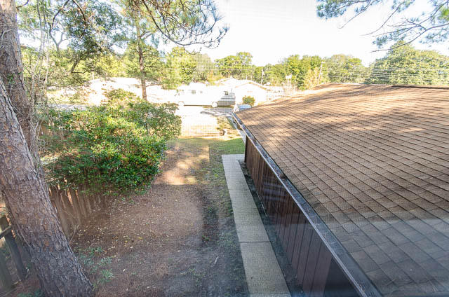 PINE SHADOWS T/H - Residential