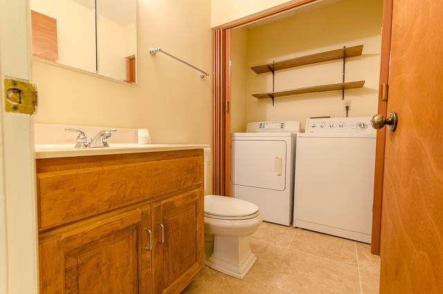 PINE SHADOWS T/H - Residential