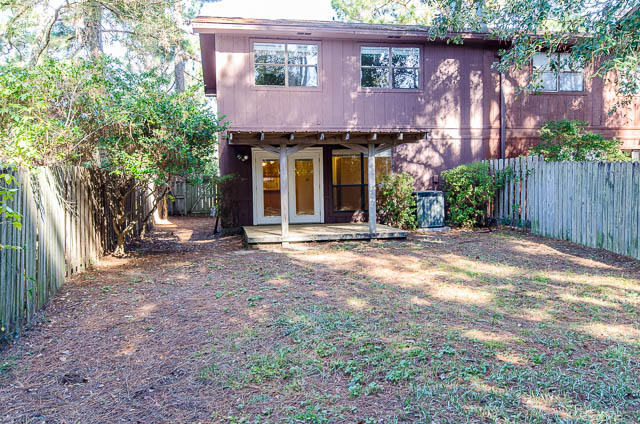 PINE SHADOWS T/H - Residential