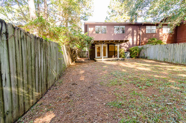 PINE SHADOWS T/H - Residential