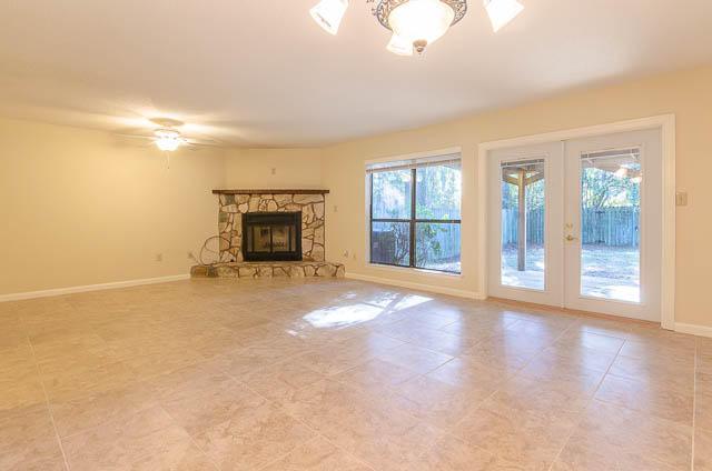 PINE SHADOWS T/H - Residential