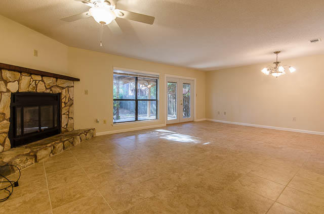 PINE SHADOWS T/H - Residential