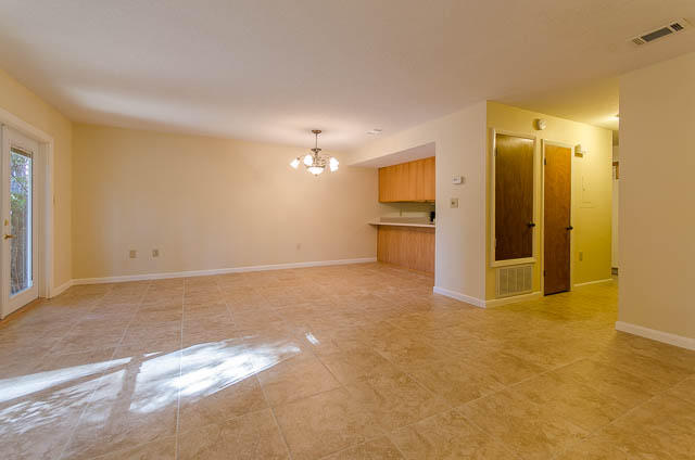 PINE SHADOWS T/H - Residential