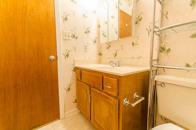 PINE SHADOWS T/H - Residential