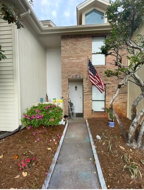 3861 Indian Trail 102