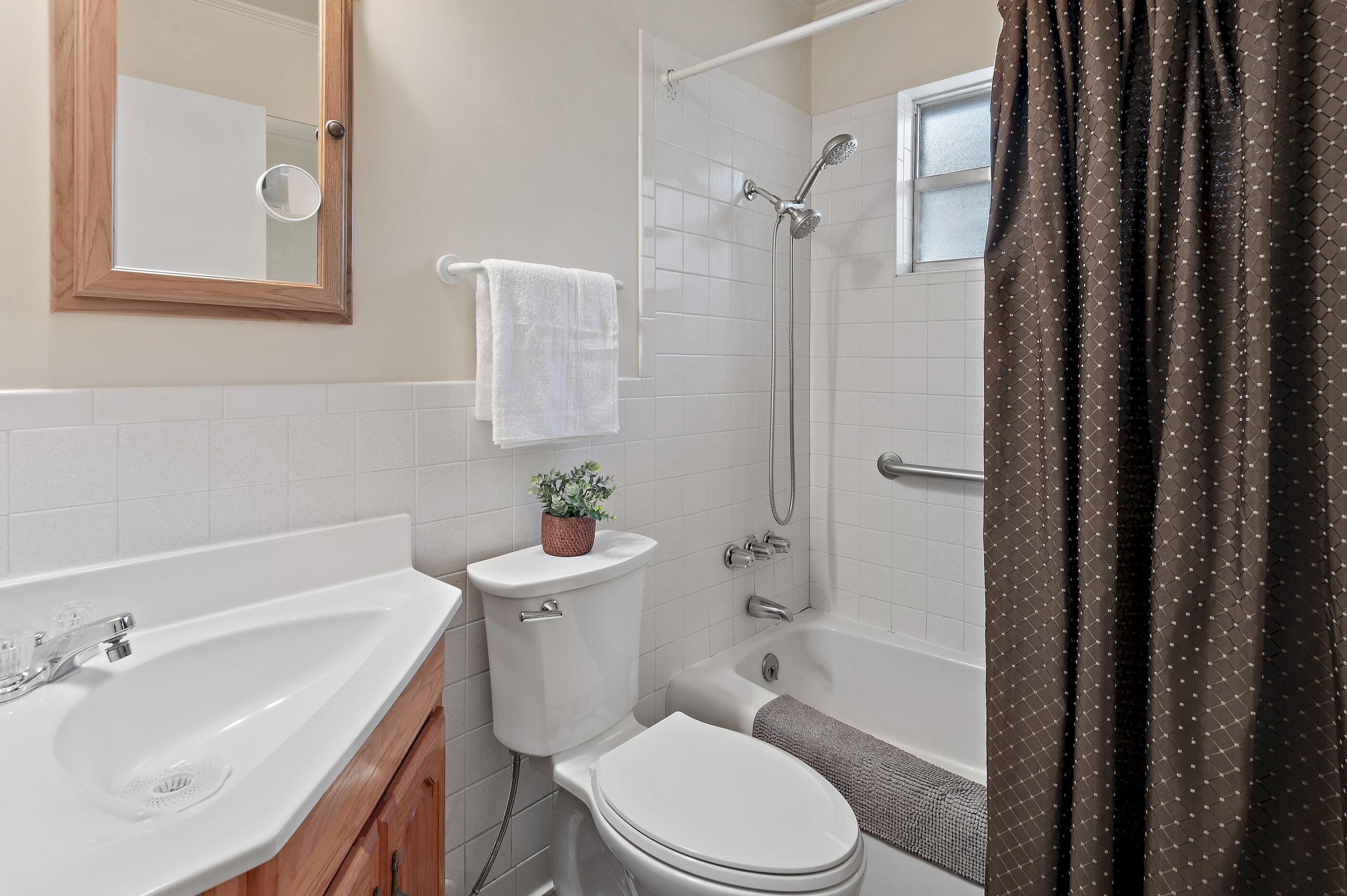 TWIN OAKS 1ST ADDN - Residential