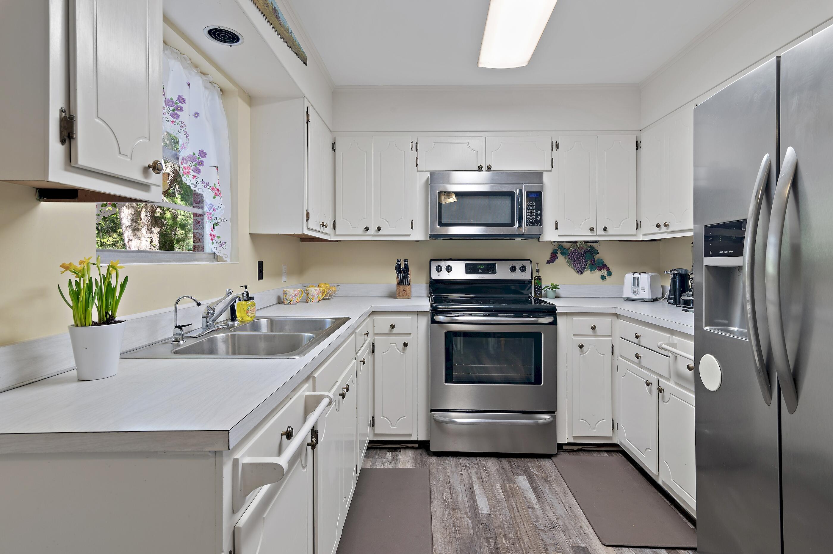 TWIN OAKS 1ST ADDN - Residential