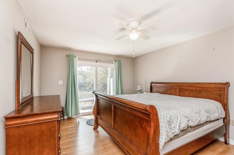 CLOVERDALE LAKE - Residential