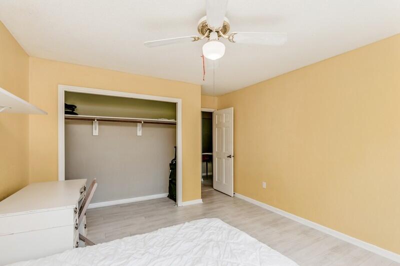 CLOVERDALE LAKE - Residential