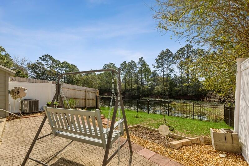 CLOVERDALE LAKE - Residential