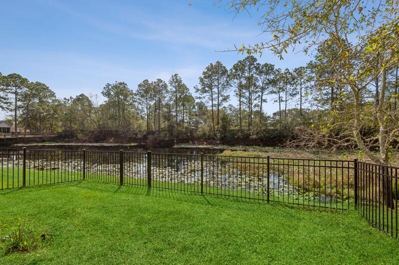 CLOVERDALE LAKE - Residential