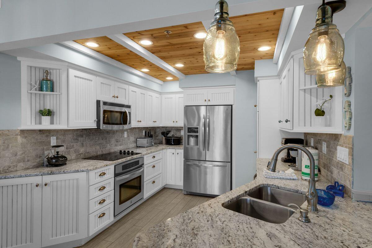HIGH POINTE RESORT CONDO - Residential