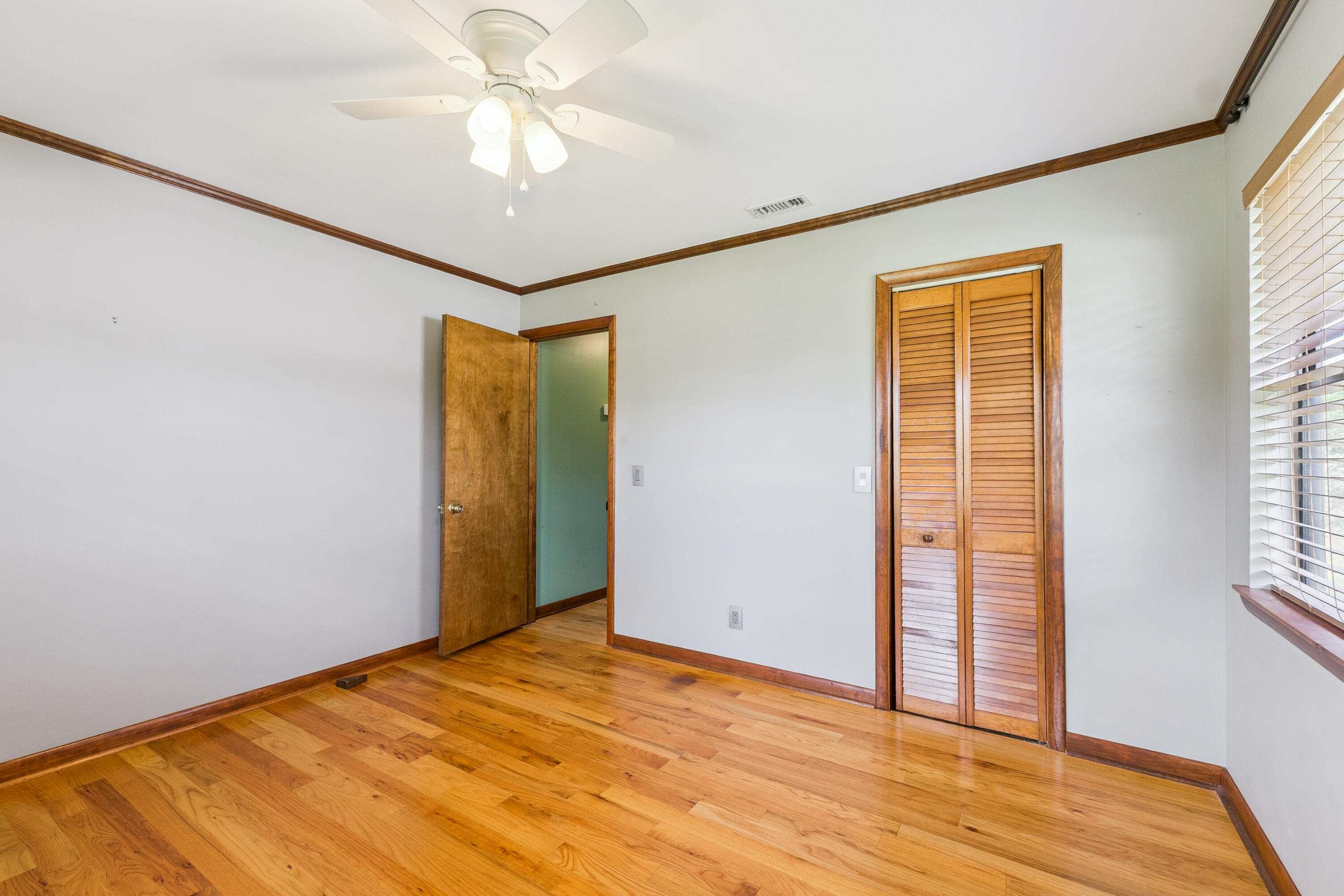 NORTHRIDGE - Residential