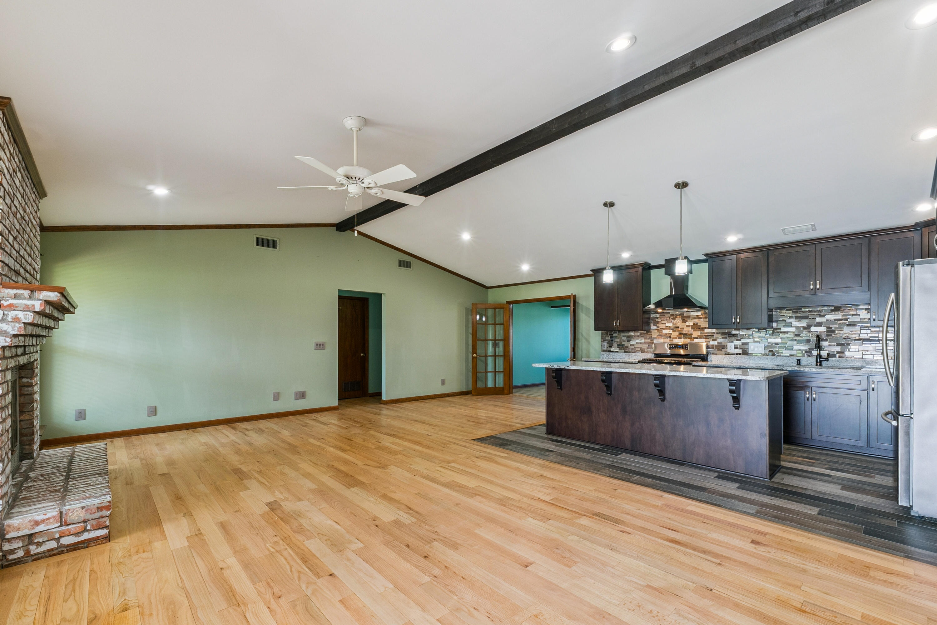 NORTHRIDGE - Residential