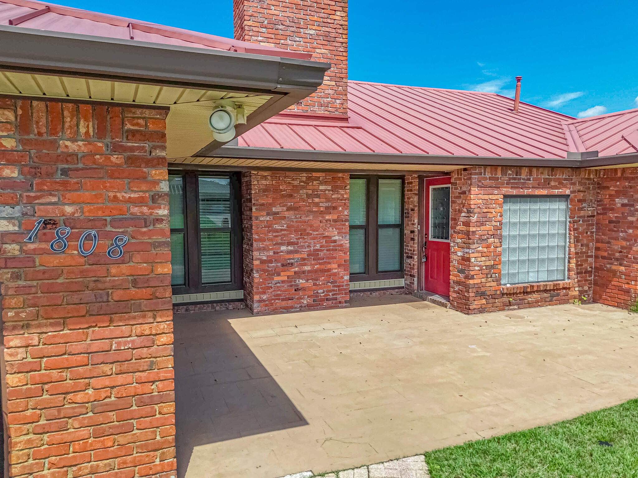 NORTHRIDGE - Residential