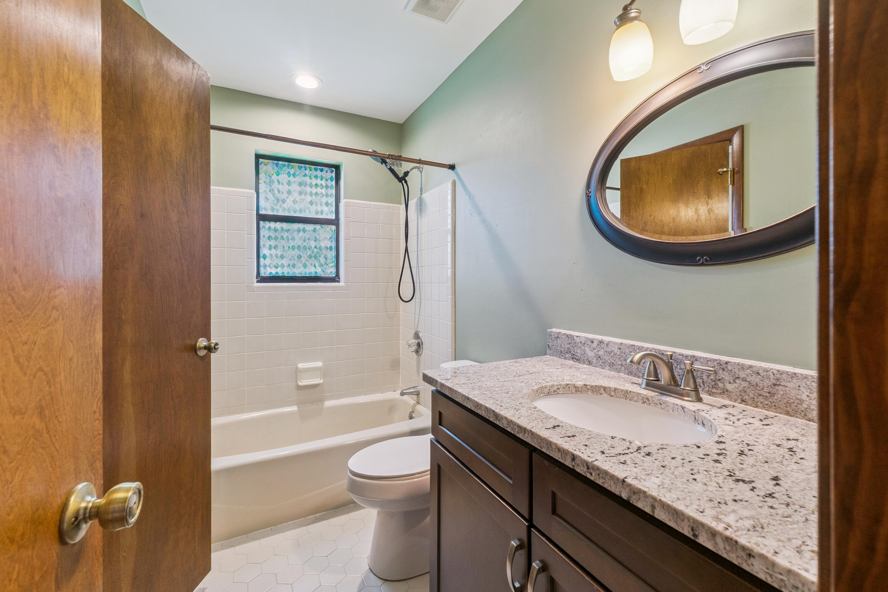 NORTHRIDGE - Residential