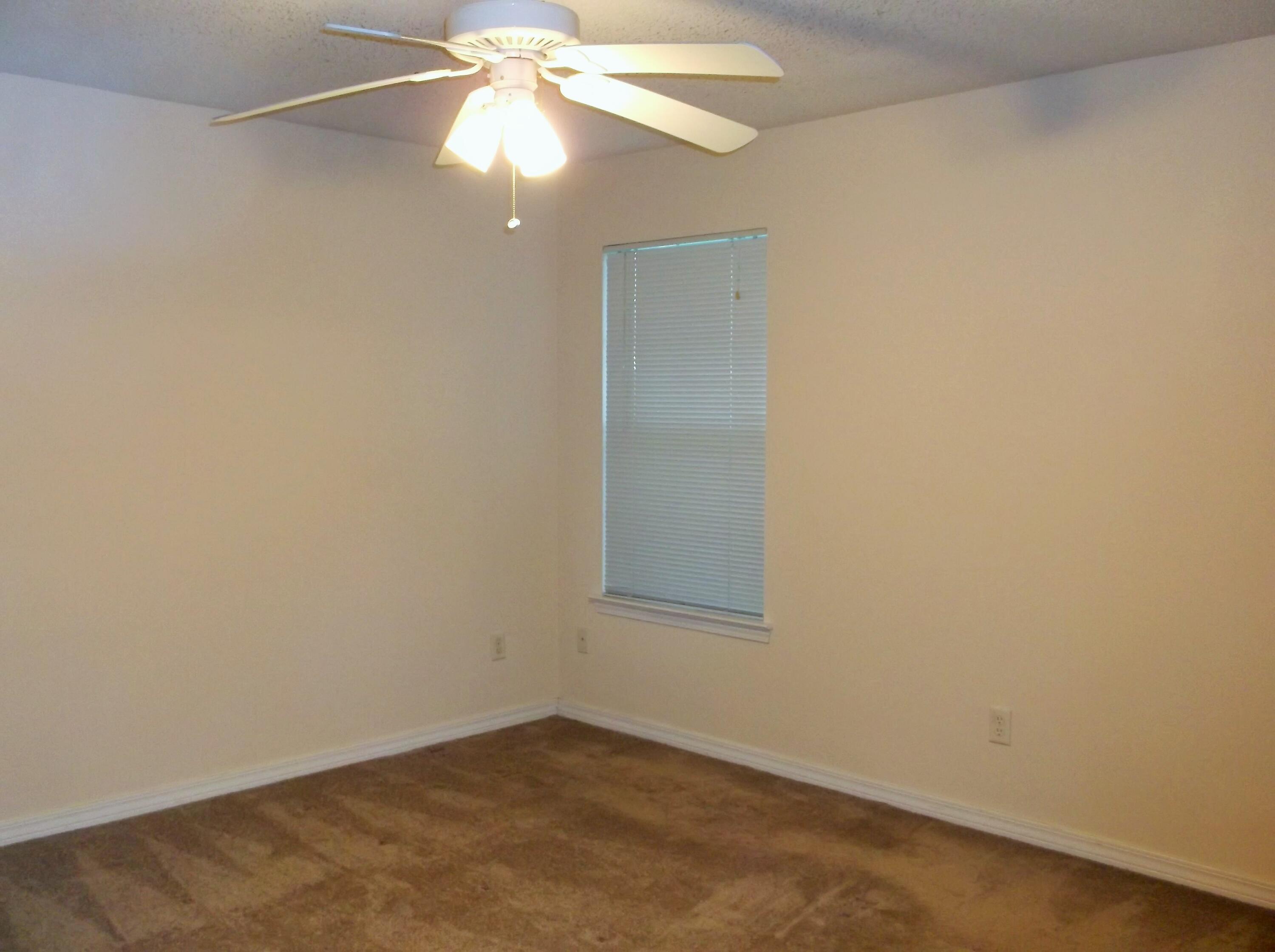 SHANYN TAYLOR OAKS - Residential Lease