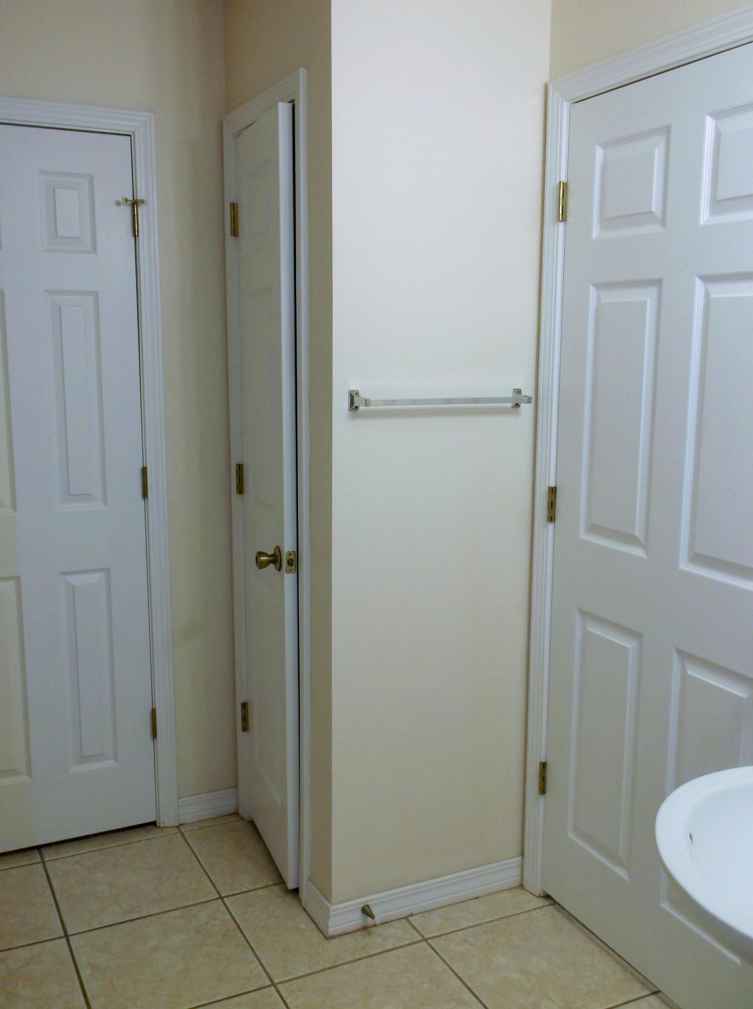 SHANYN TAYLOR OAKS - Residential Lease