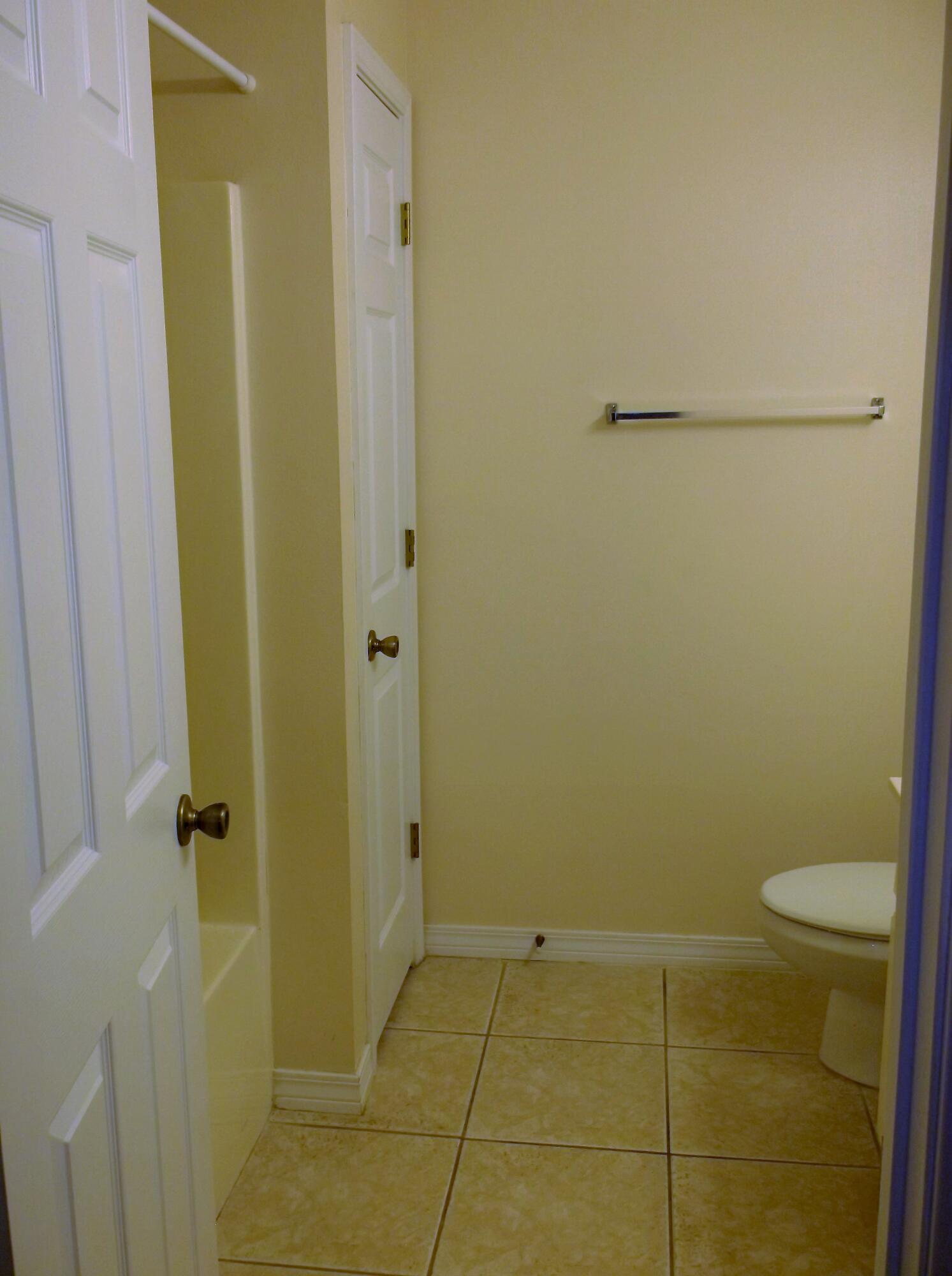 SHANYN TAYLOR OAKS - Residential Lease