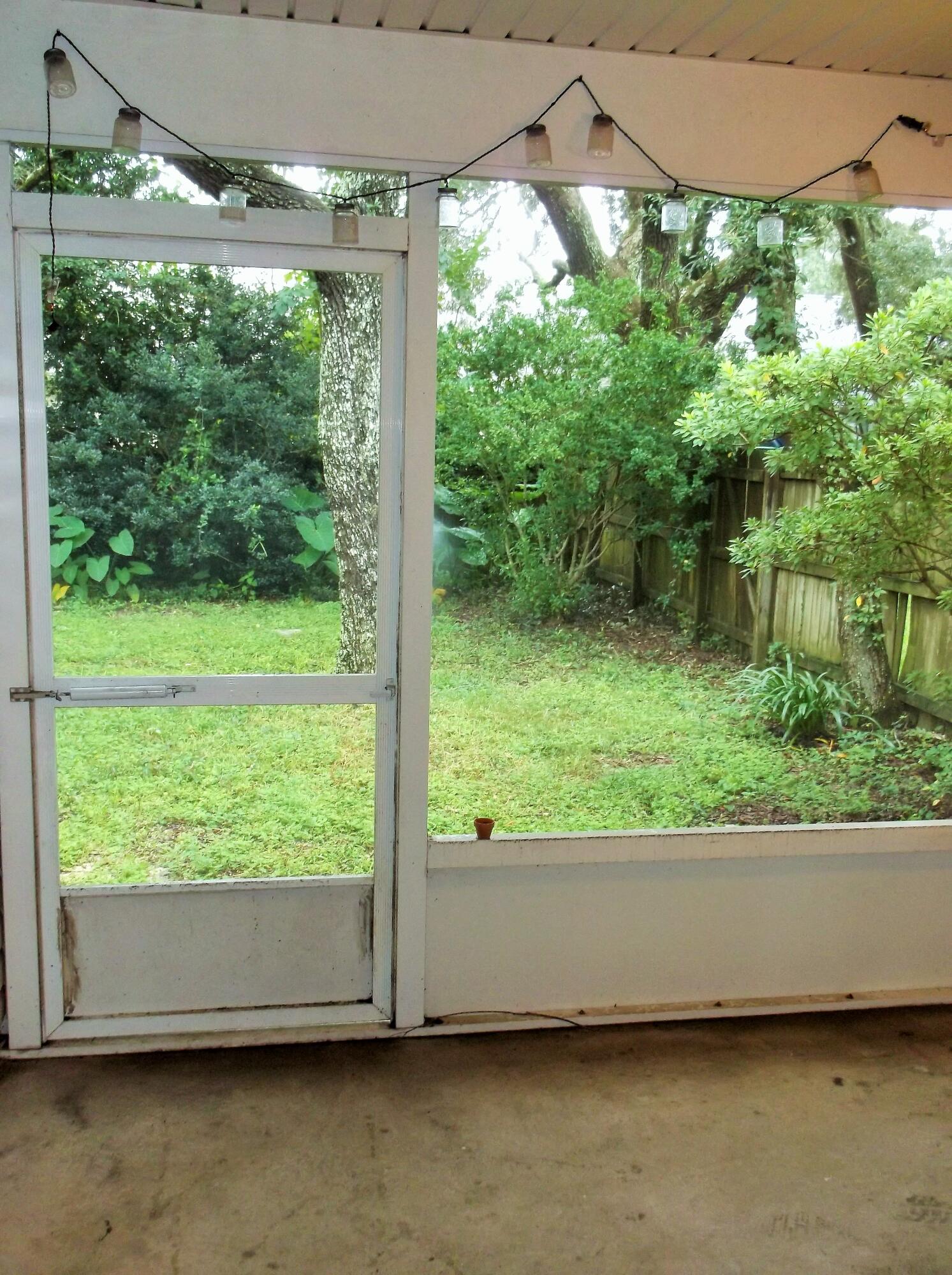 SHANYN TAYLOR OAKS - Residential Lease