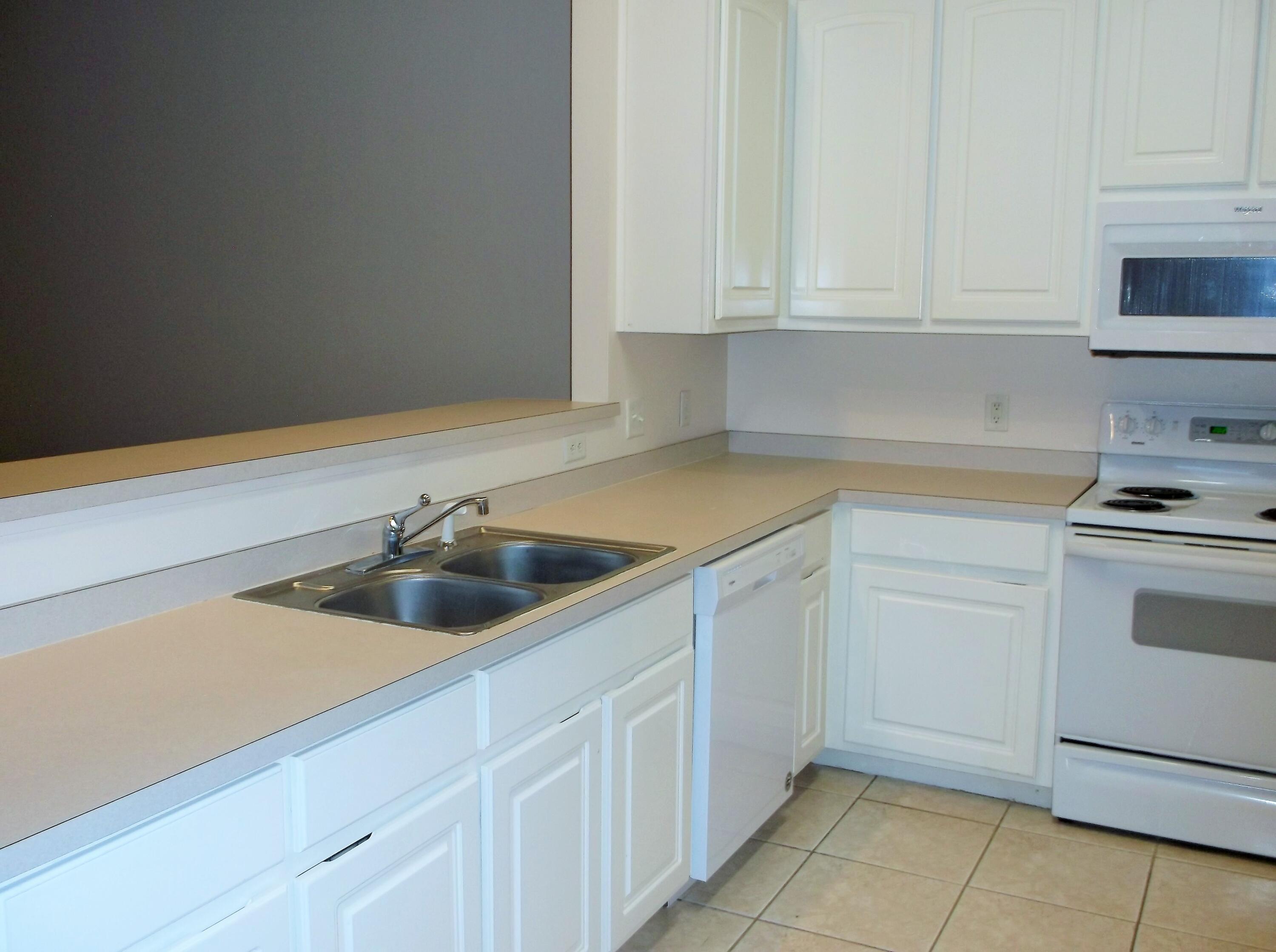 SHANYN TAYLOR OAKS - Residential Lease