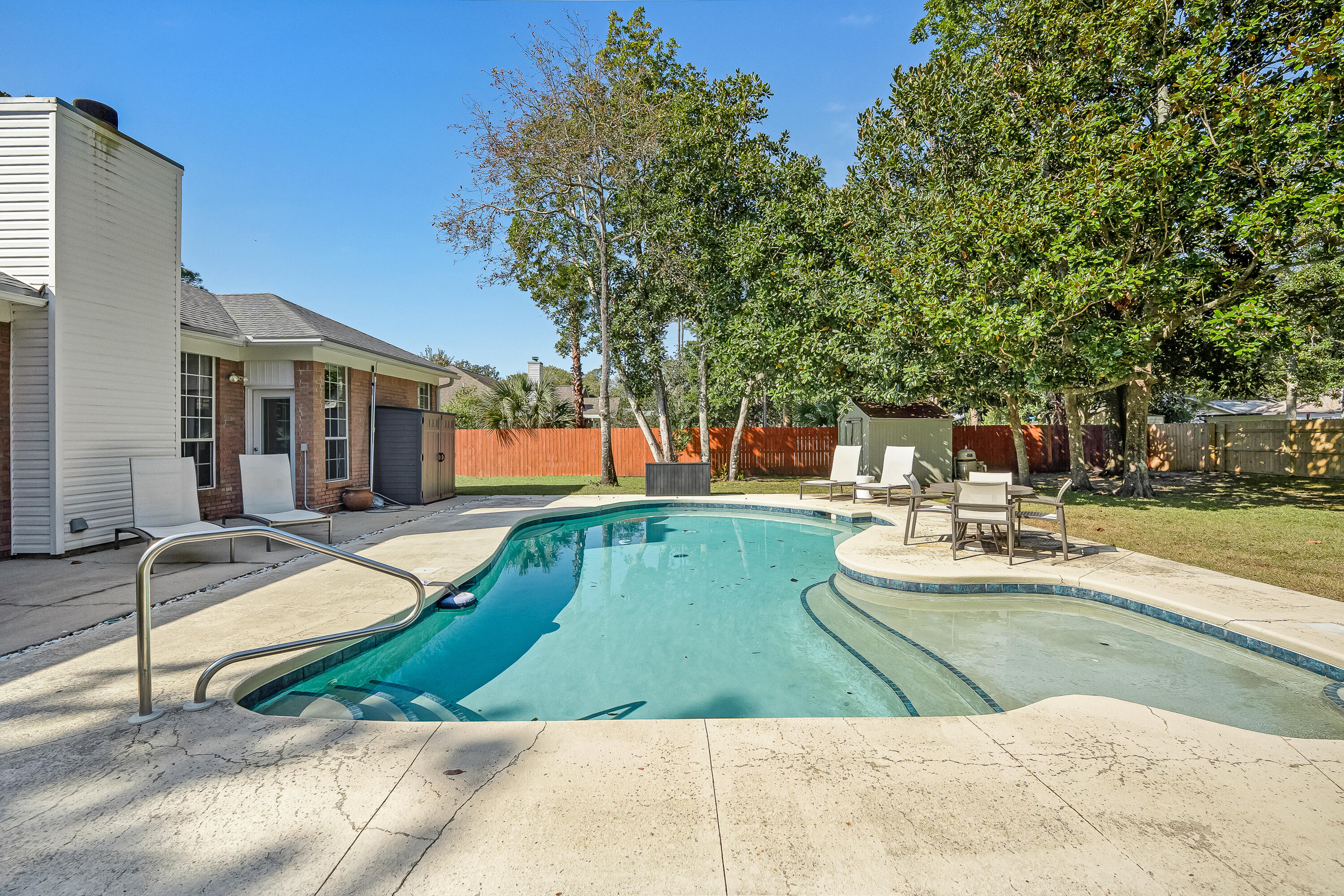 DANA POINTE - Residential Lease