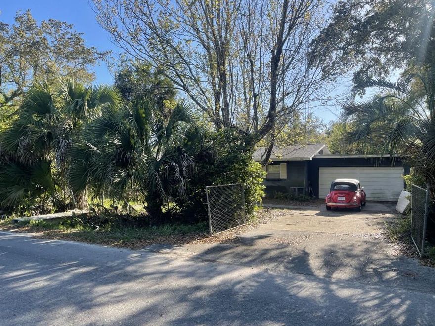 GREAT LOCATION ON THE WATER! BRING ALL OFFERS! 4br with an open floor plan situated on a quiet street with access to the bay from the canal in the backyard. Mature trees, NEW ROOF with transferable 25 year warranty. Centrally located near shopping, hospital, fire department, Topsail Hill State park, and beaches.