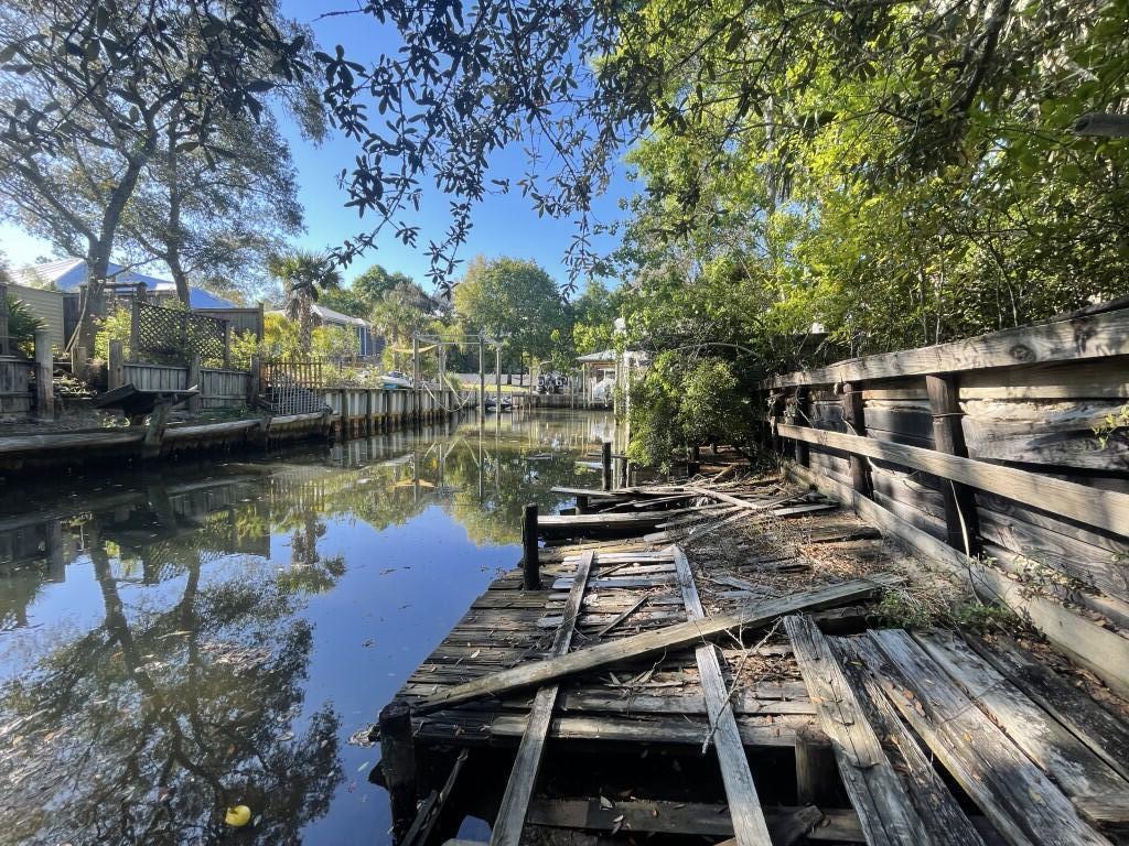 TURQUOISE BEACH 3RD ADDN - Residential