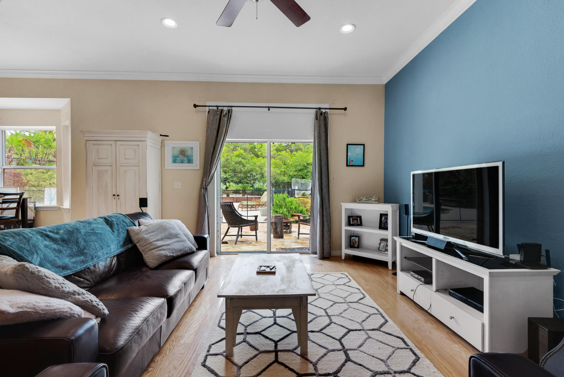 PINES OF BLUE MOUNTAIN - Residential