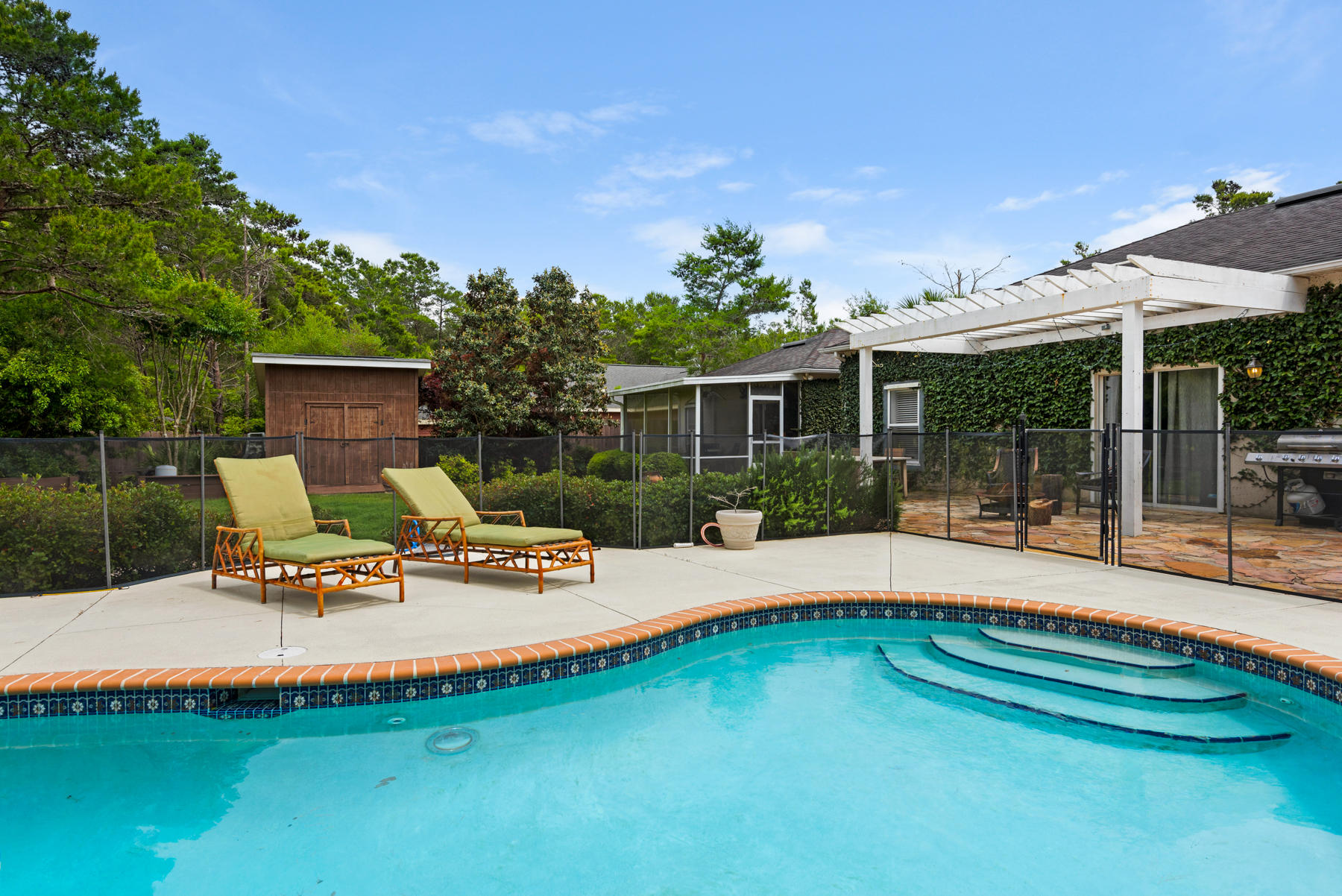 PINES OF BLUE MOUNTAIN - Residential