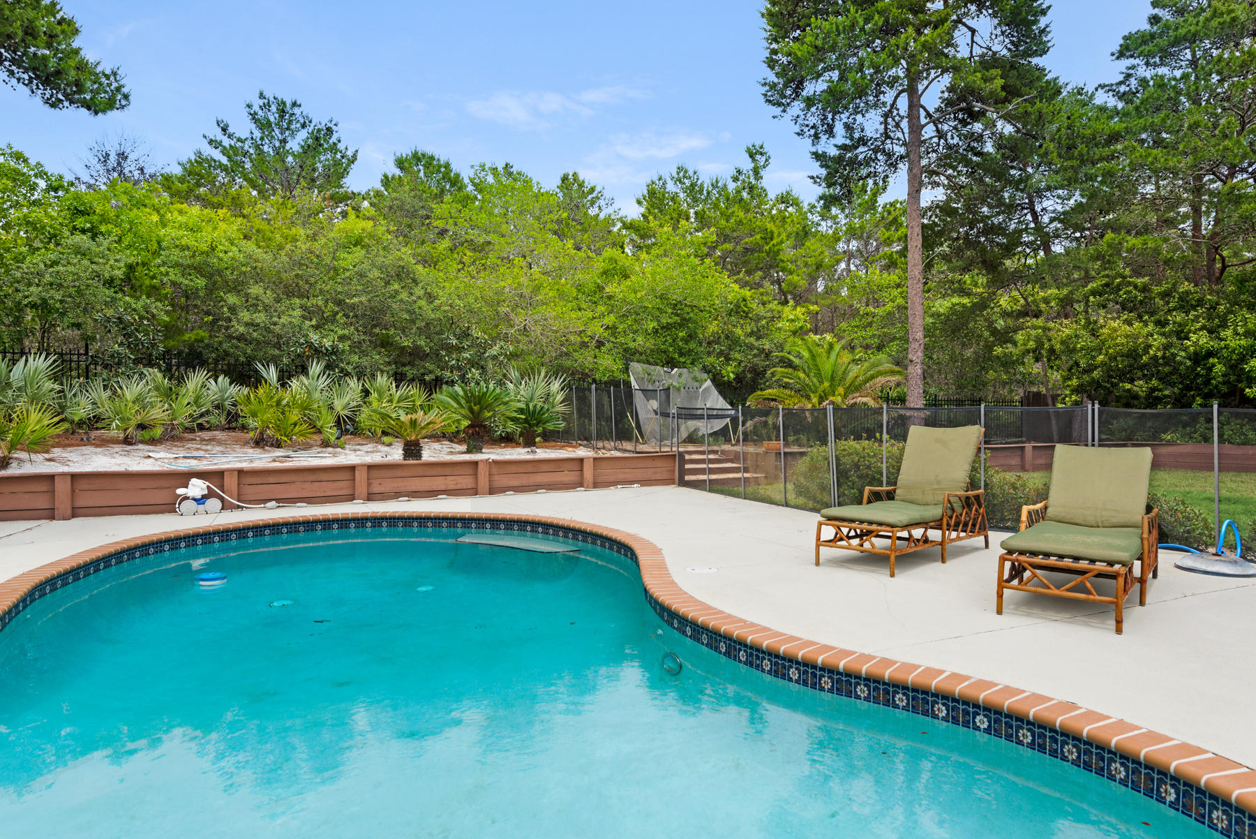 PINES OF BLUE MOUNTAIN - Residential