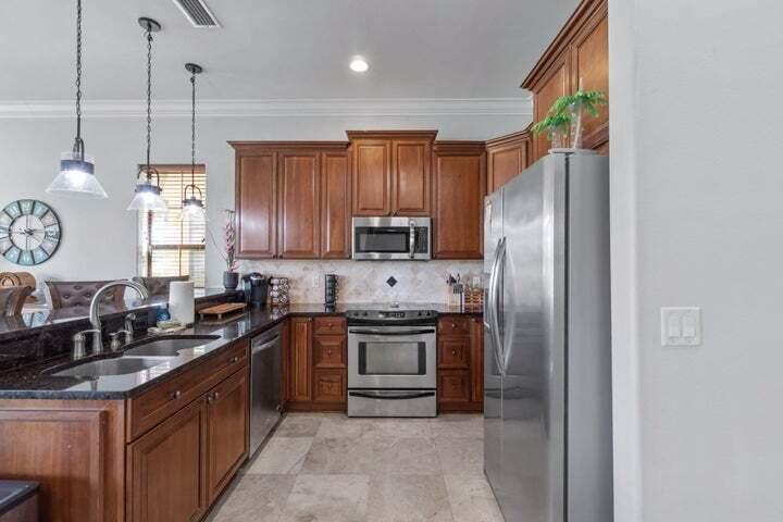 VILLA LAGO - Residential Lease