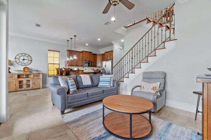 VILLA LAGO - Residential Lease
