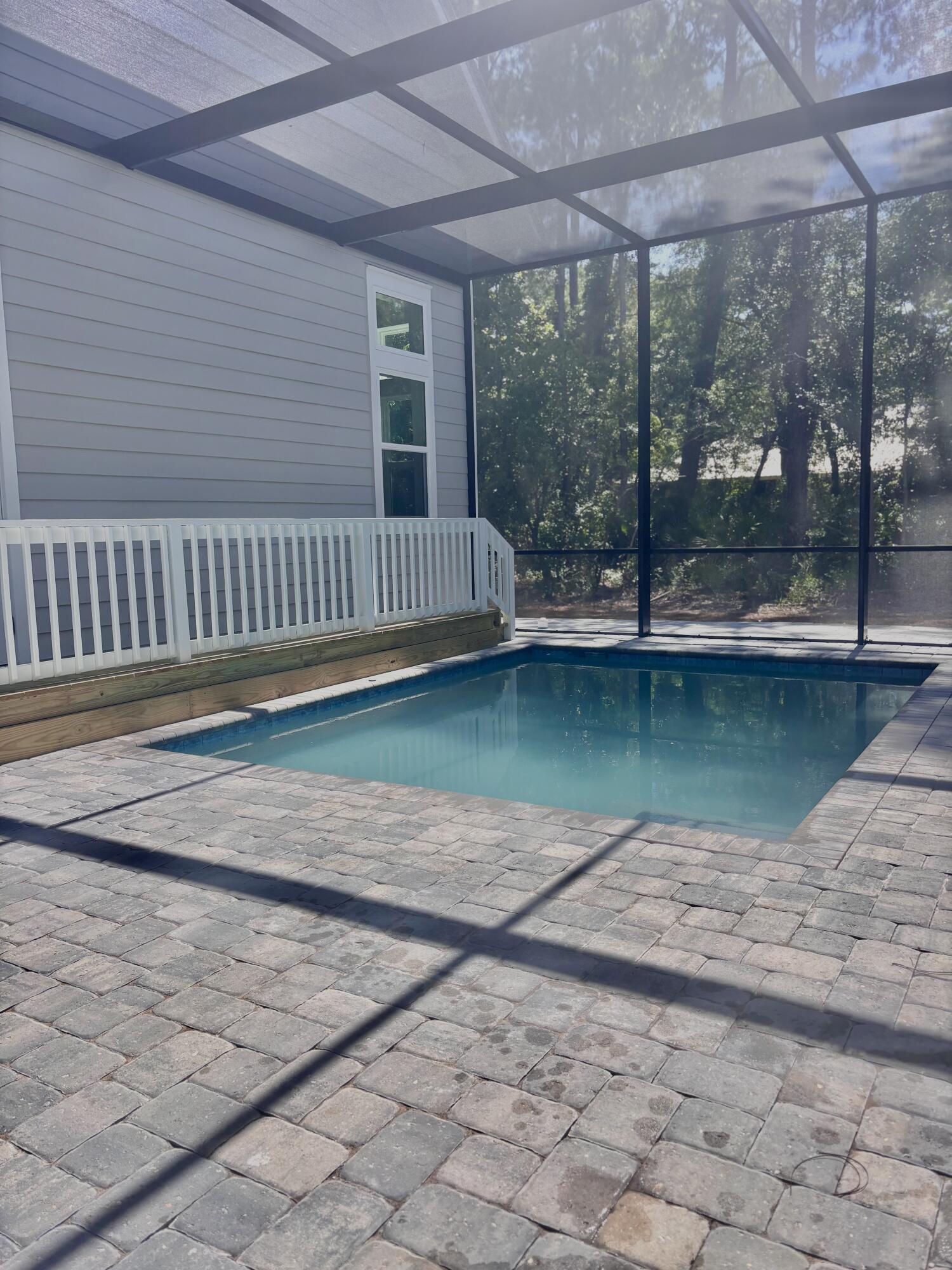 MAGNOLIA BEACH - Residential