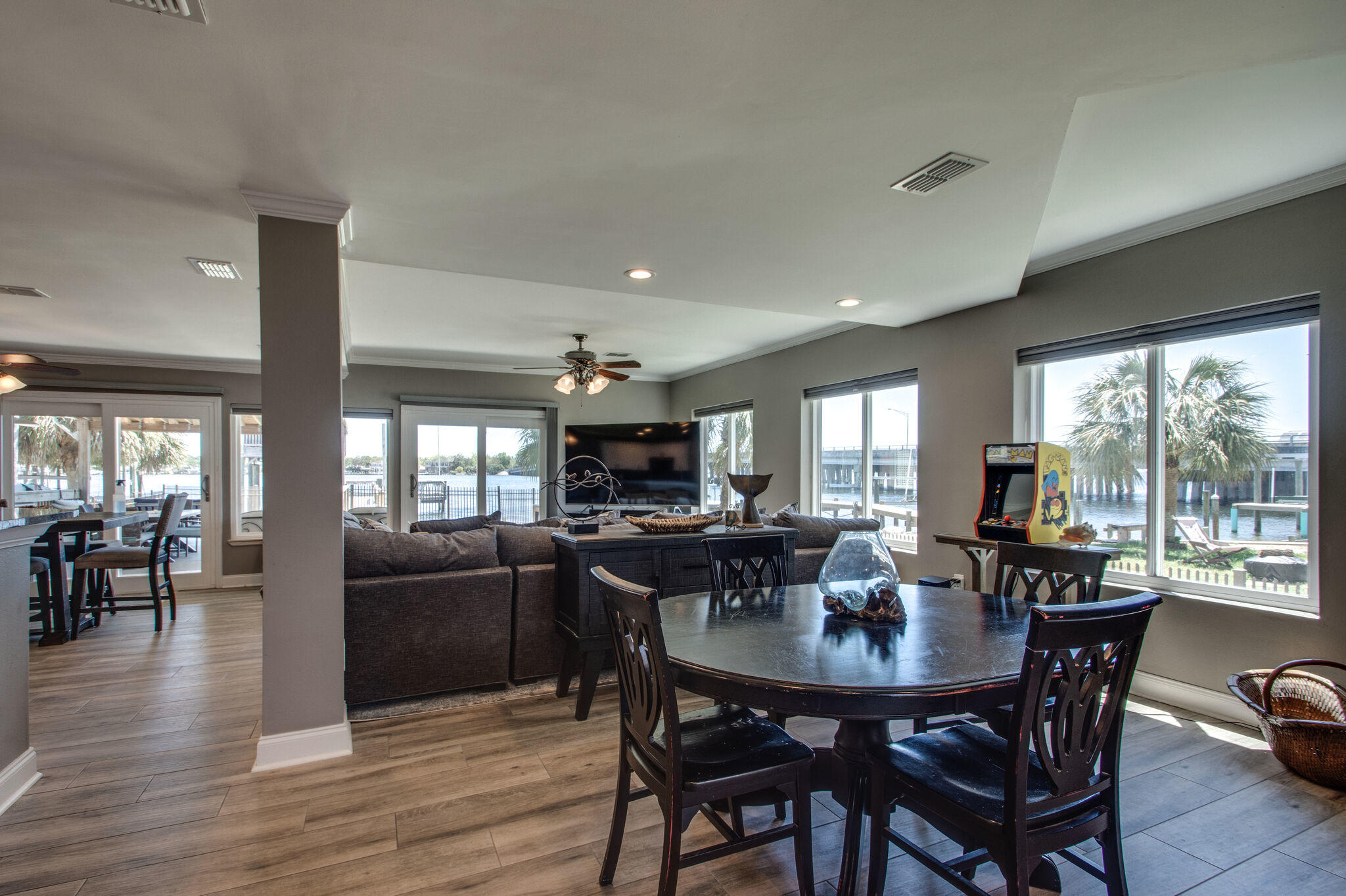LIGHTHOUSE POINTE - Residential