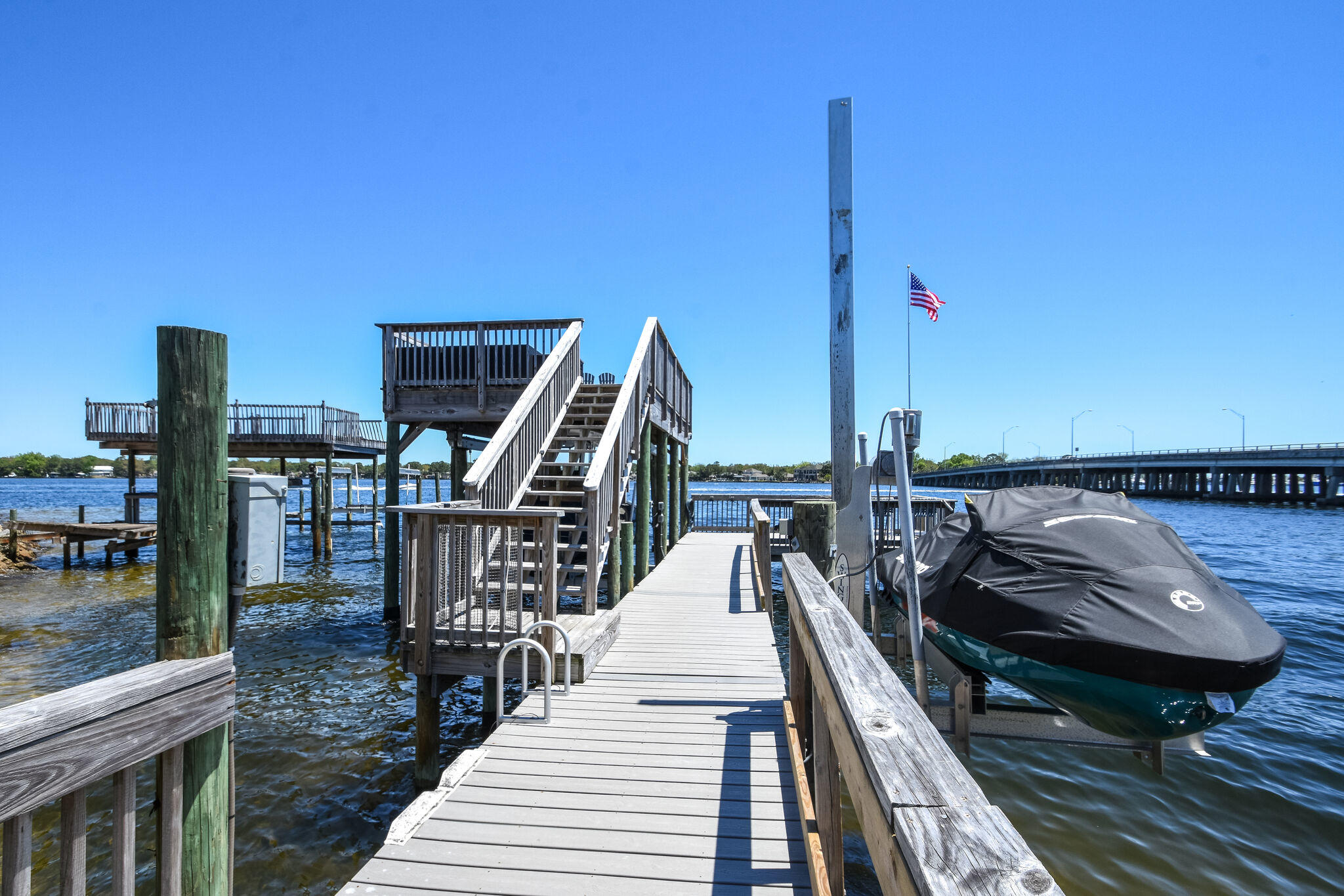 LIGHTHOUSE POINTE - Residential