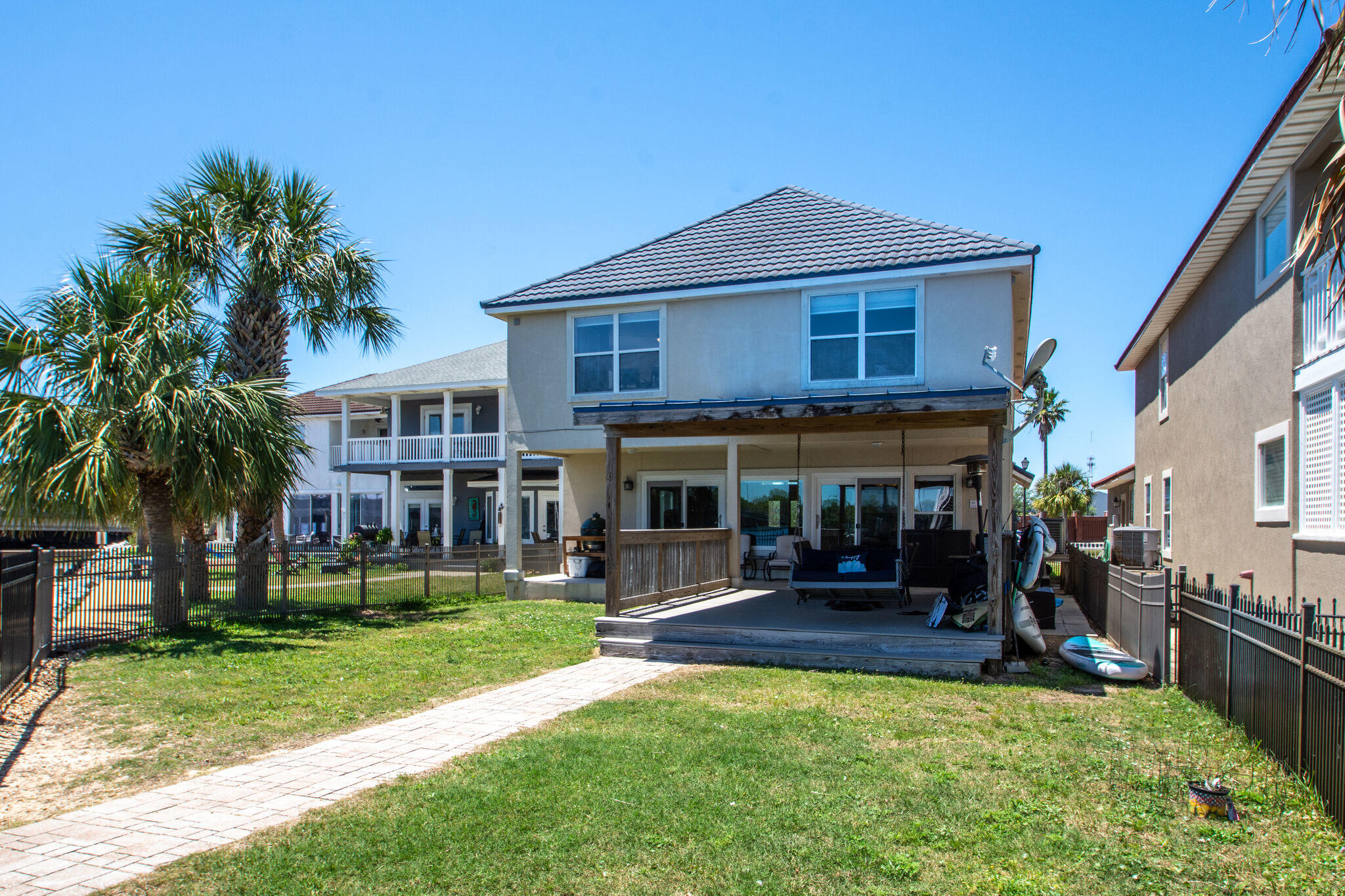 LIGHTHOUSE POINTE - Residential