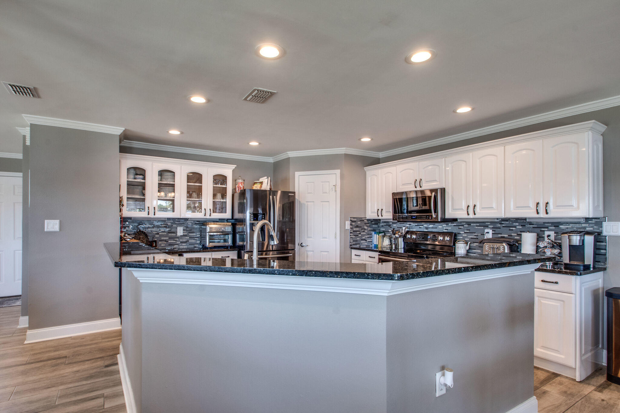 LIGHTHOUSE POINTE - Residential