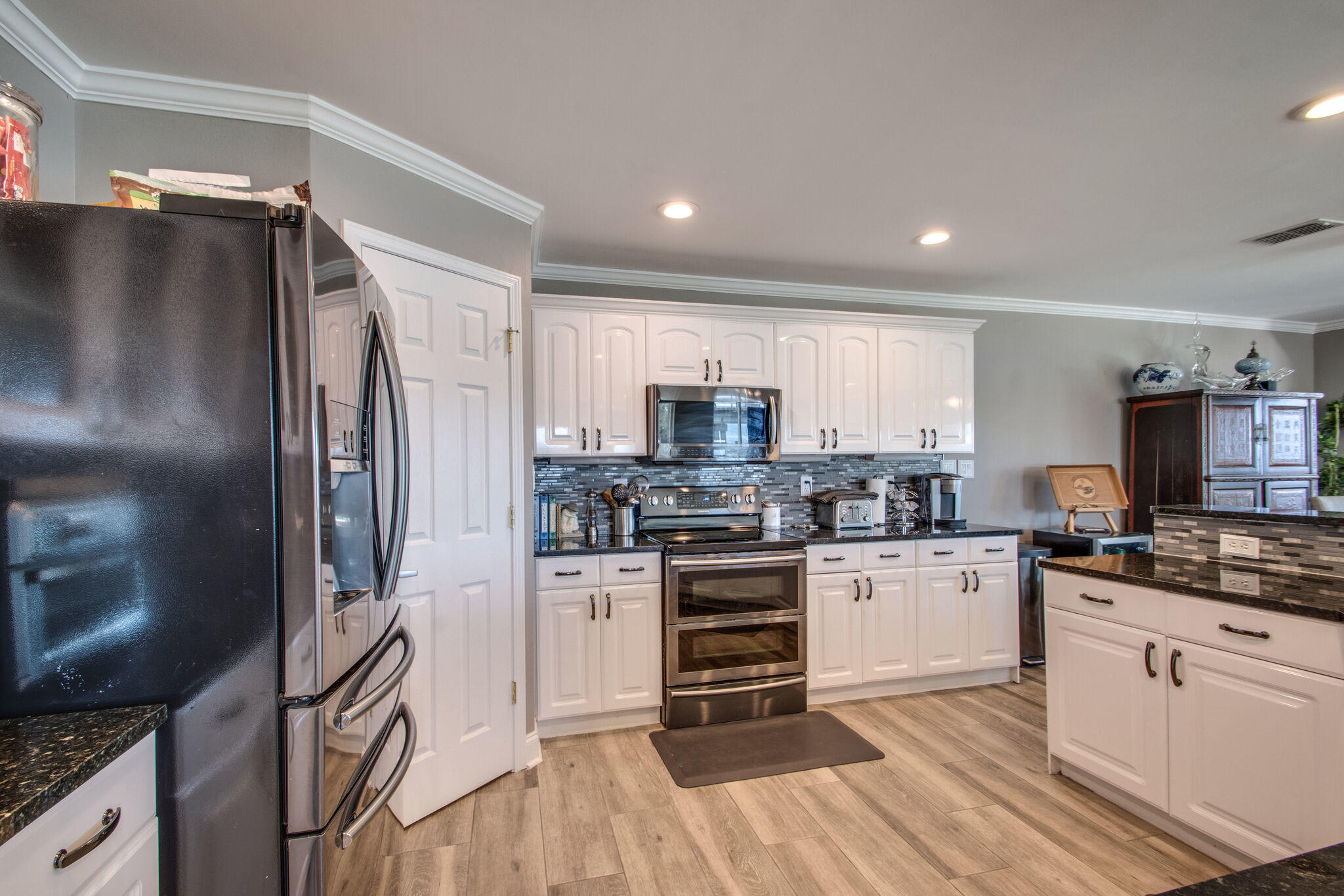 LIGHTHOUSE POINTE - Residential