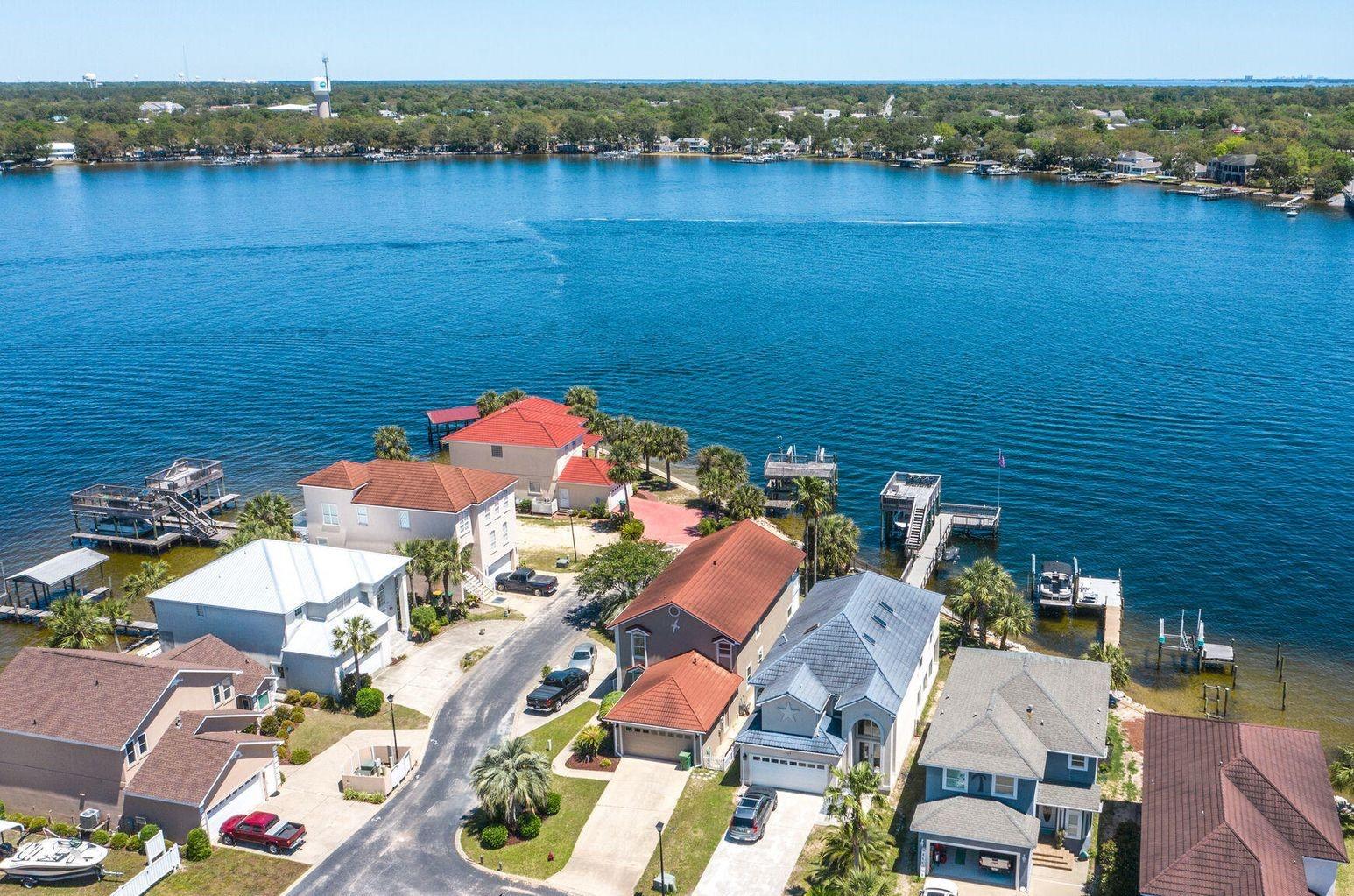LIGHTHOUSE POINTE - Residential