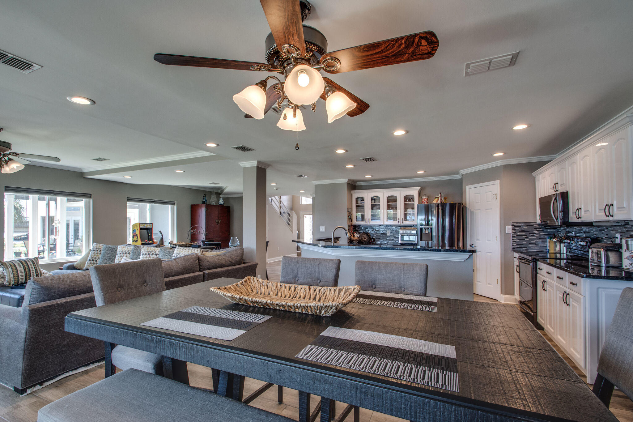 LIGHTHOUSE POINTE - Residential