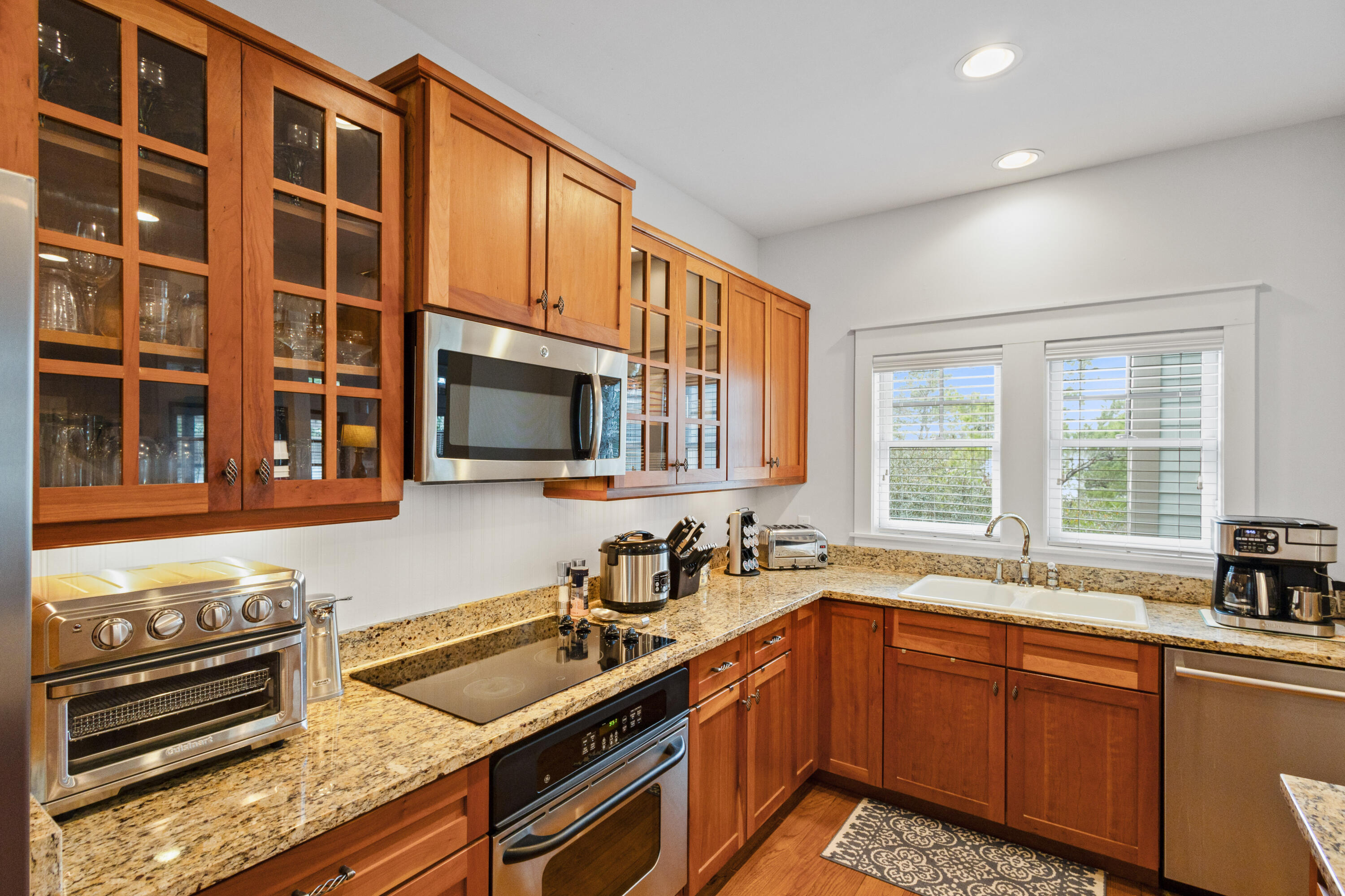 SUMMER RIDGE - Residential