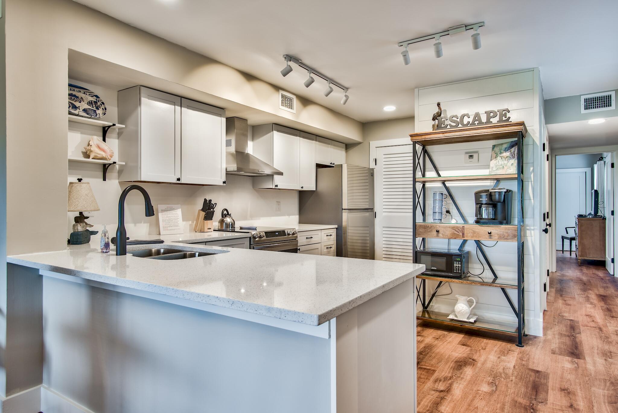 HARBOUR POINT CONDO - Residential