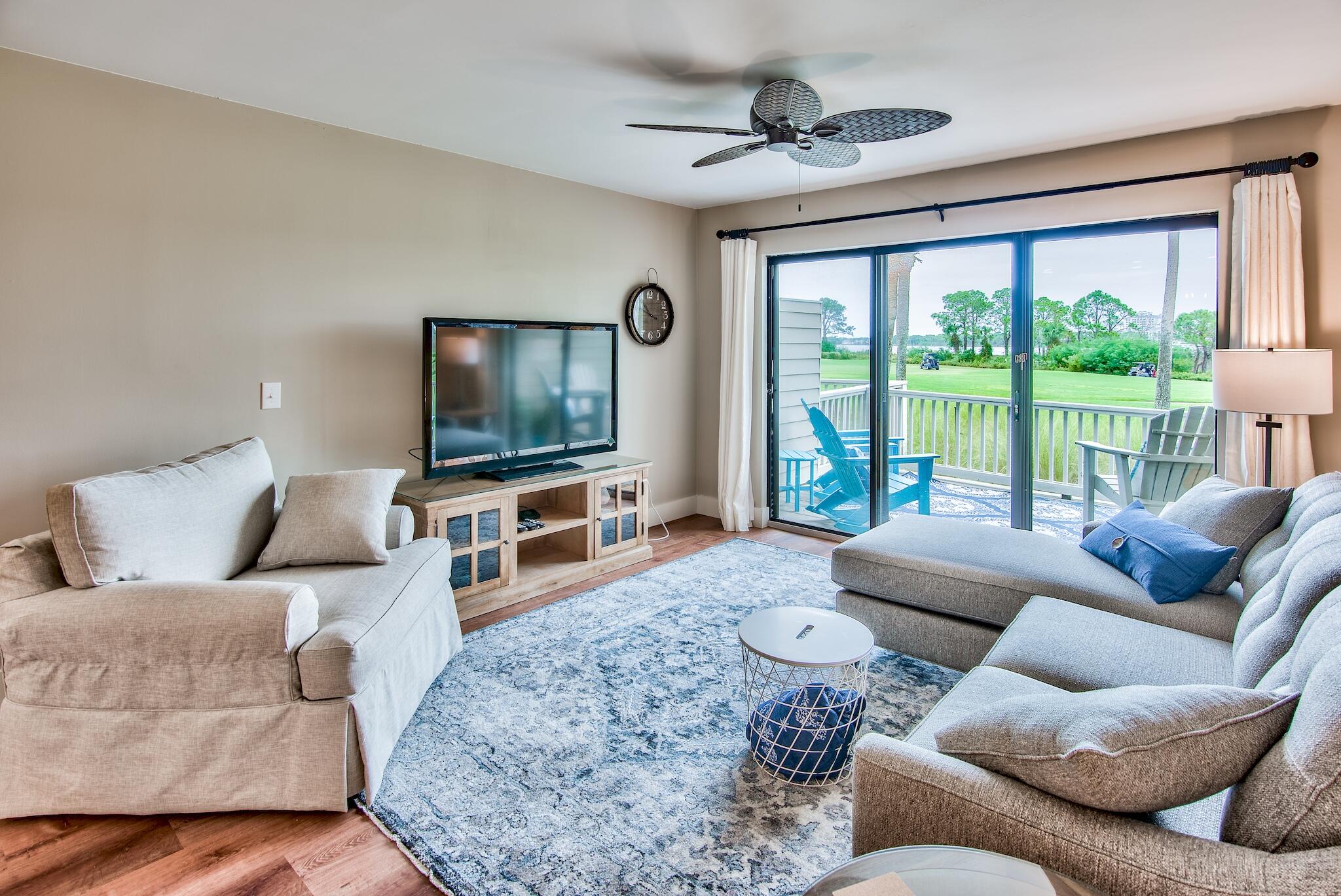 HARBOUR POINT CONDO - Residential