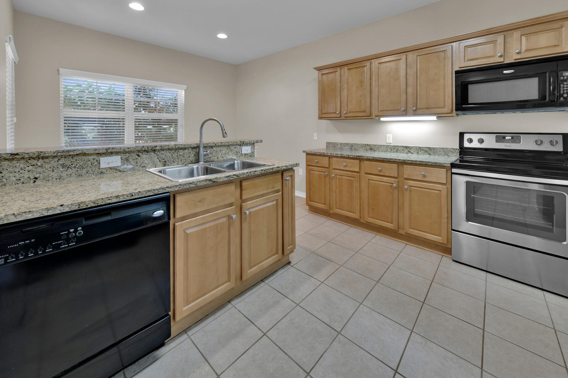 PLANTATION AT SANTA ROSA - Residential