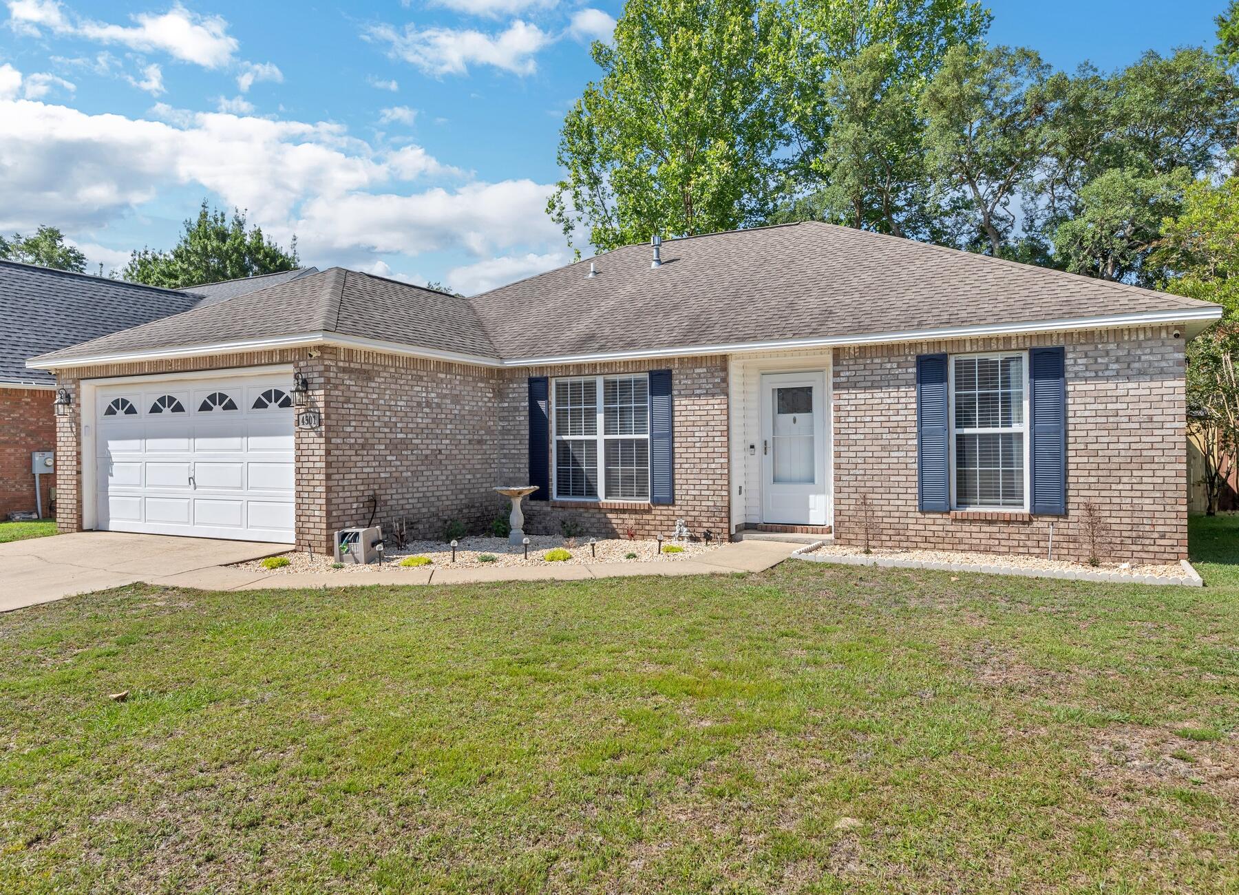 PARKWOOD SQUARE PH 2 - Residential Lease