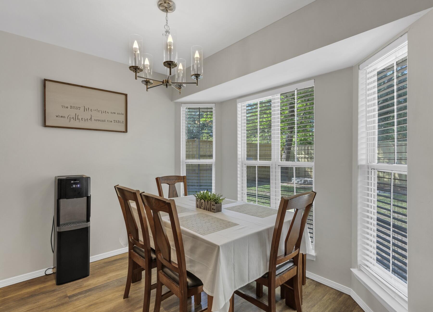 PARKWOOD SQUARE PH 2 - Residential Lease