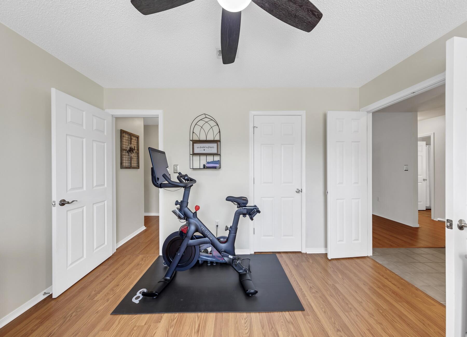 PARKWOOD SQUARE PH 2 - Residential Lease