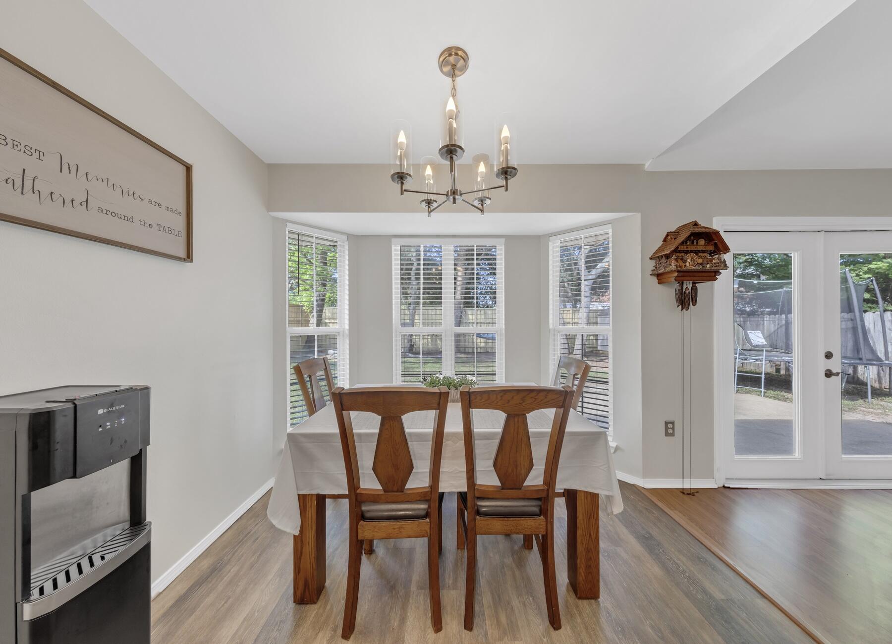 PARKWOOD SQUARE PH 2 - Residential Lease
